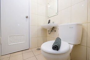 Pool View and Homey 2BR Apartment @ Springlake Summarecon