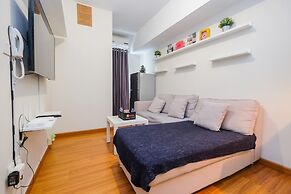 Pool View and Homey 2BR Apartment @ Springlake Summarecon