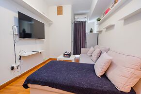 Pool View and Homey 2BR Apartment @ Springlake Summarecon