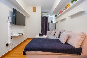 Pool View and Homey 2BR Apartment @ Springlake Summarecon