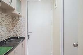 Minimalist and Stylish Studio Skylounge Tamansari Apartment By Traveli
