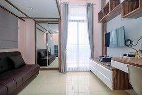 Minimalist and Comfy Studio Dave Apartment By Travelio