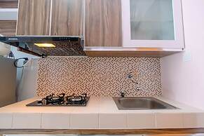 Minimalist and Comfy Studio Dave Apartment By Travelio