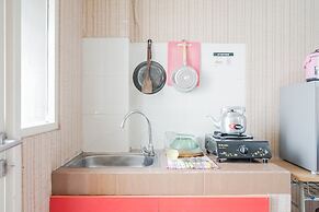 Stylish and Posh Studio Green Lake View Apartment By Travelio