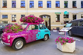 IZZZI by Gostiny dvor