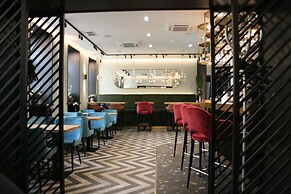 IZZZI by Gostiny dvor