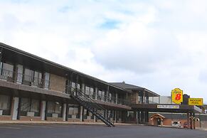 Super 8 by Wyndham Hearst ON