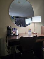 Super 8 by Wyndham Hearst ON