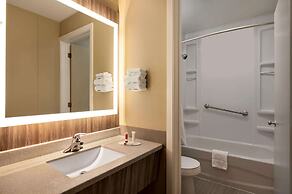 Super 8 by Wyndham Hearst ON