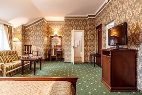 Business Hotel