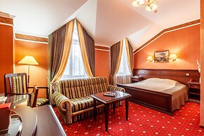 Business Hotel