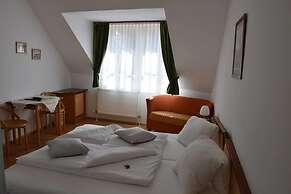 Winzerhof & Gästehaus Stöger