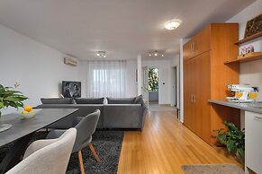 Terra Magica Deluxe Apartment OR Room with Private Parking, Terrace an