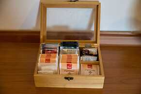 Terra Magica Deluxe Apartment OR Room with Private Parking, Terrace an