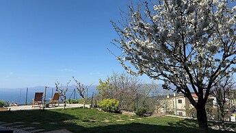 Terra Magica Deluxe Apartment OR Room with Private Parking, Terrace an