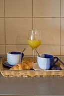 Terra Magica Deluxe Apartment OR Room with Private Parking, Terrace an