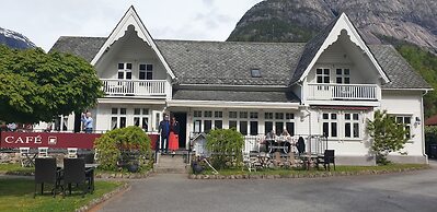 Vik Pensjonat og Hytter