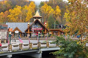 Lazy Cub Lodge