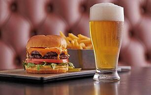 Hyatt Place Austin / Lake Travis / Four Points