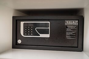 DeLaSea Ha Long Hotel