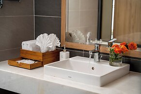 DeLaSea Ha Long Hotel