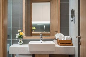 DeLaSea Ha Long Hotel