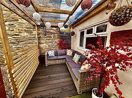Sleeps 10-12 Snowdonia North Wales Nr Zip World