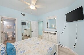Sterling Sands 604 2 Bedroom Condo by RedAwning
