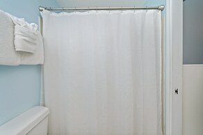 Sterling Sands 604 2 Bedroom Condo by RedAwning