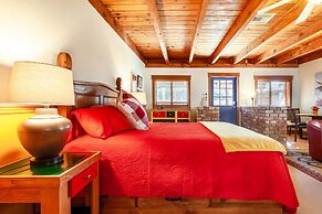 Casita Del Sol Charming Private Studio Studio Bedroom Cabin by RedAwni