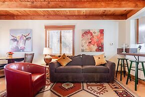 Casita Del Sol Charming Private Studio Studio Bedroom Cabin by RedAwni