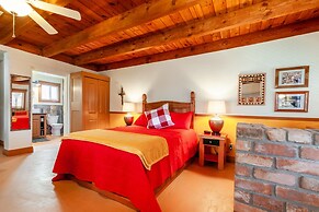 Casita Del Sol Charming Private Studio Studio Bedroom Cabin by RedAwni