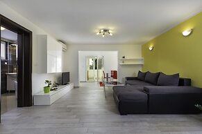 Comfort apartments with pool in Medulin