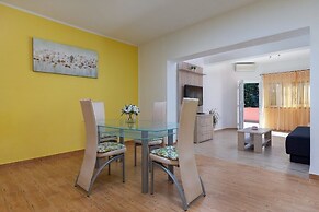 Comfort apartments with pool in Medulin