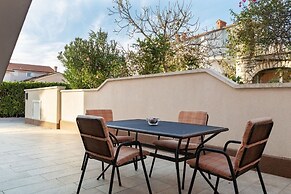 Comfort apartments with pool in Medulin