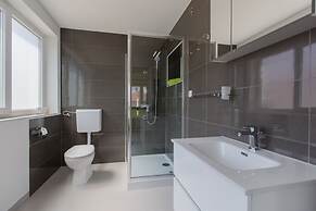 Comfort apartments with pool in Medulin