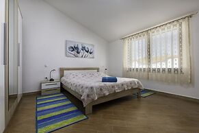Comfort apartments with pool in Medulin