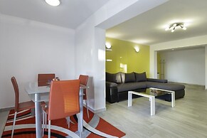 Comfort apartments with pool in Medulin