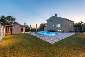 Villa Basil