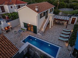 Villa Ivo