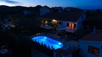 Villa Pine