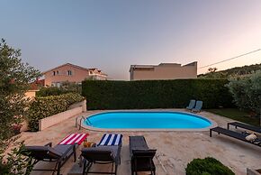 Villa Pine
