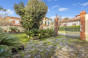 Il Gladiolo - Focette 100mt From Sea