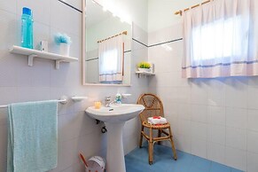 La Chimera 700m from sea