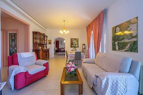 Villa Clara few km from the sea