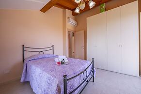 Villa Clara few km from the sea