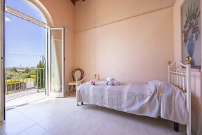 Villa Clara few km from the sea