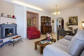 Villa Clara few km from the sea