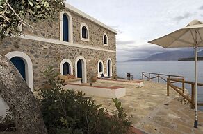 Karavostassi - The Stonehouse