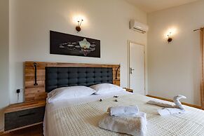 Five bedroom villa Emily with pool